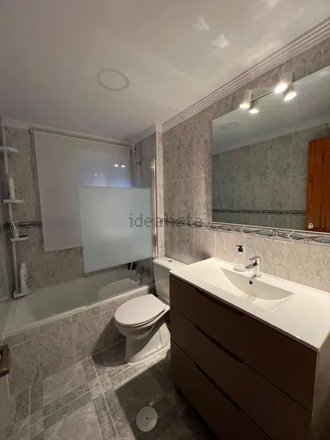 Chambre à louer, Grenade