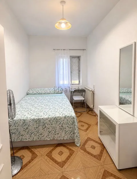 Кімната в оренду, Madrid