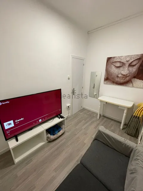 Room for rent, Barcelona (2/11)