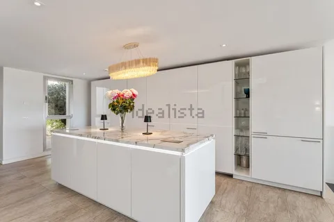 Haus 350 m² in Marbella