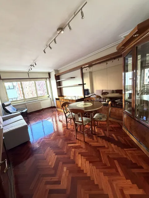 Wohnung 80 m² in Oviedo