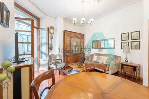 Flat 82 m² in Oviedo