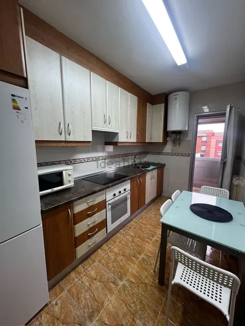 Кімната в оренду, Madrid
