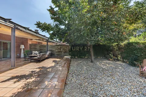 Casa 239 m² a Sant Cugat del Vallès