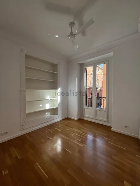 Wohnung 92 m² in Madrid