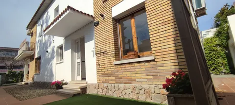 Будинок 235 м² у Castelldefels