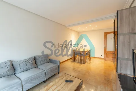 Pis de 86 m² a Oviedo