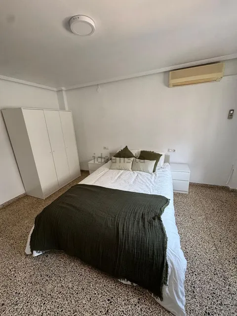 Habitació de lloguer, Llíria