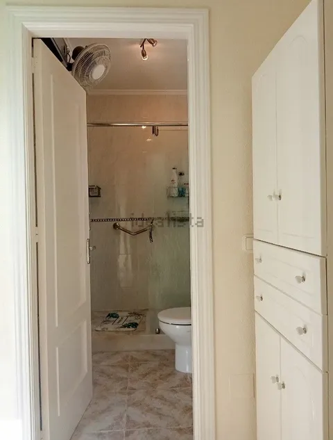 Habitació de lloguer, Rojals