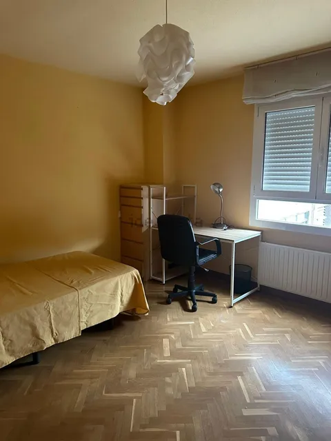 Habitació de lloguer, Pamplona (2/6)