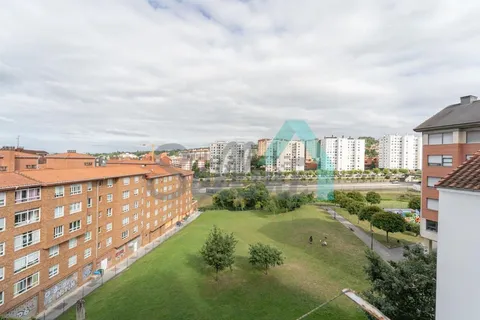 Pis de 104 m² a Oviedo