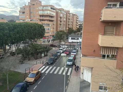 Pis de 100 m² a Almeria