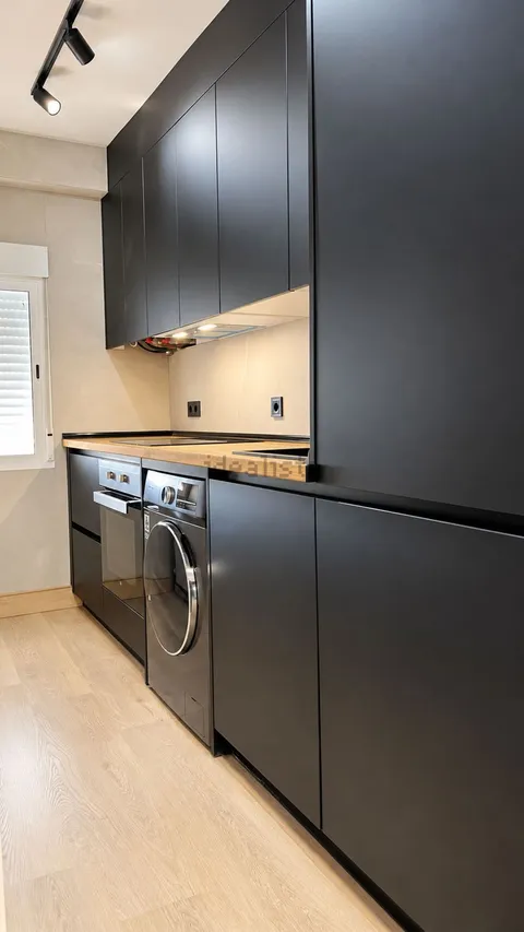 Room for rent, Zaragoza (2/3)