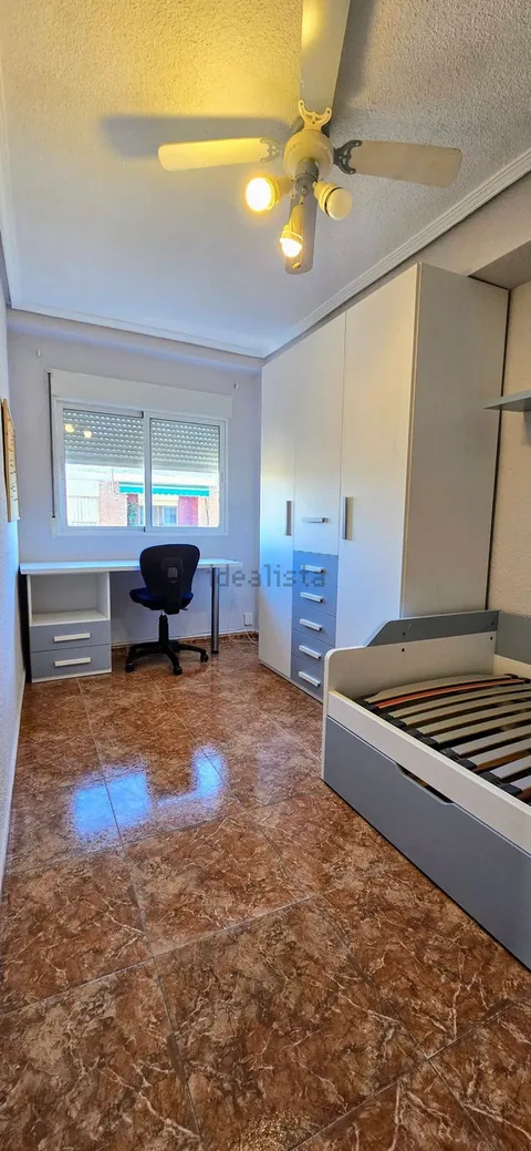 Pis de 70 m² a Còrdova