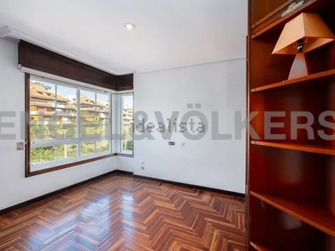 House 300 m² in Baiona