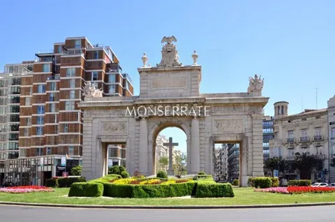 Wohnung 246 m² in Valencia