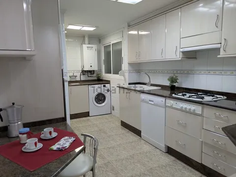 Habitación en alquiler, Sevilla (4/10)