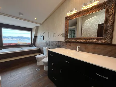 Pis de 240 m² a Vigo