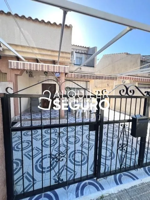Будинок 80 м² у Los Alcázares