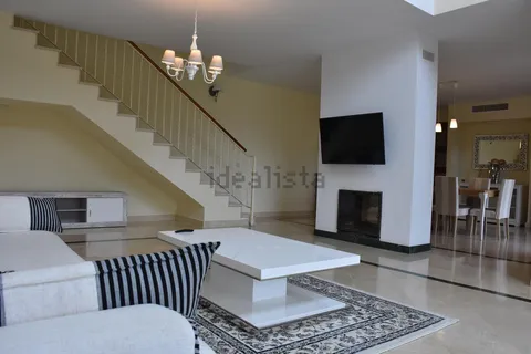 Maison 450 m² à San Roque