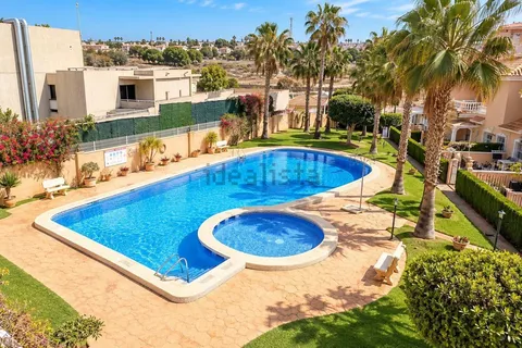 Casa de 82 m² a Oriola