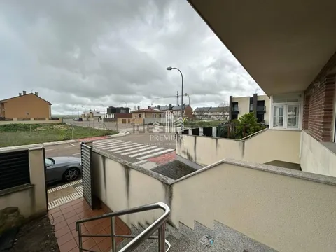 Casa 222 m² a Villares de la Reina