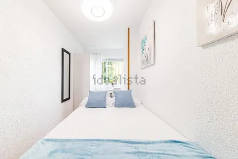 Room for rent, Madrid (2/9)
