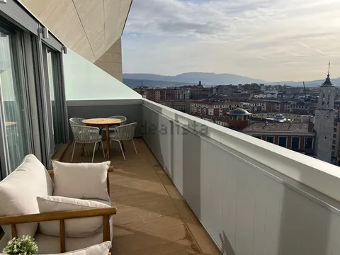 Pis de 135 m² a Pamplona