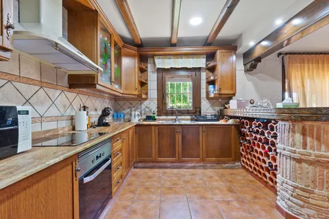 Casa de 395 m² a Onil
