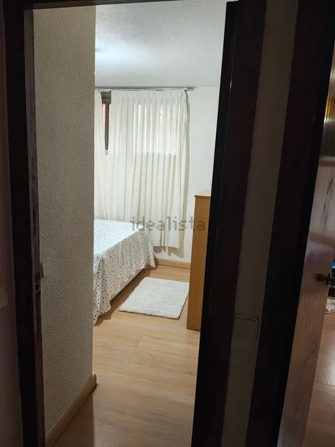 Habitació de lloguer, Madrid (3/3)