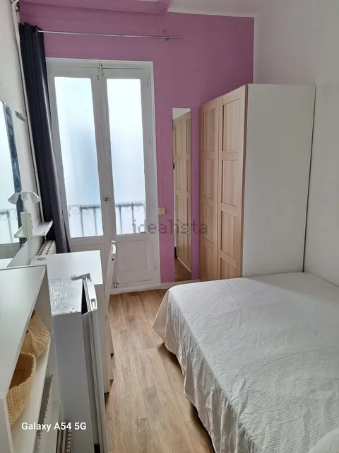 Room for rent, Madrid