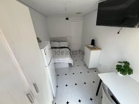Habitació de lloguer, Torrevella