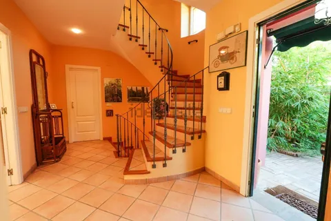 Casa de 268 m² en Rocafort
