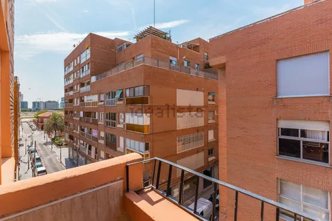 Pis de 75 m² a València