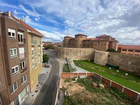Pis de 85 m² a Lleó