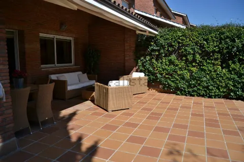 Haus 400 m² in Sant Cugat del Vallès