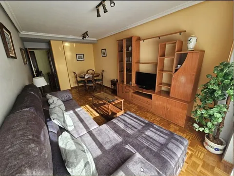 Piso de 79 m² en Oviedo