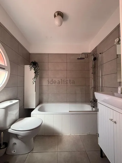 Room for rent, Arona