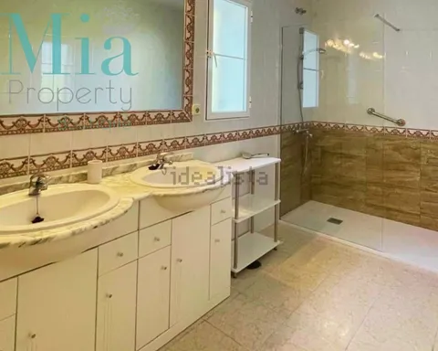 Casa de 242 m² a el Campello