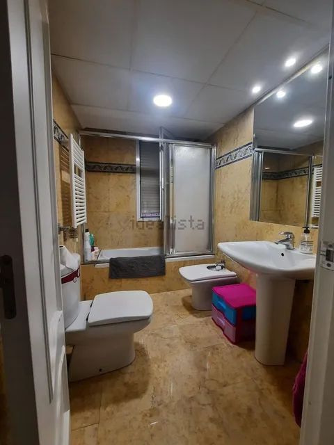 Habitació de lloguer, Osca