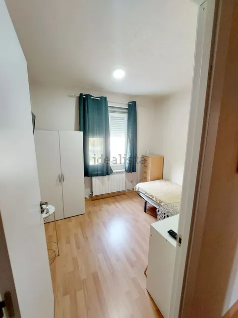 Room for rent, Madrid (3/9)