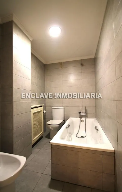 Pis de 230 m² a Oviedo
