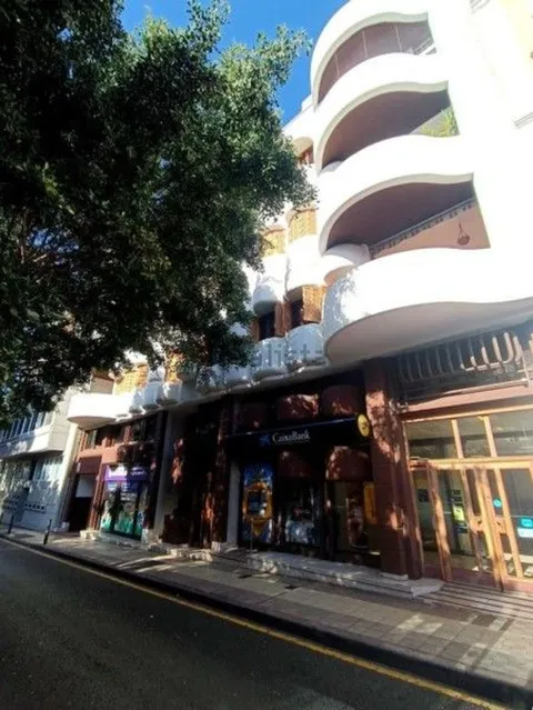 Piso de 250 m² en Santa Cruz de Tenerife (2/45)