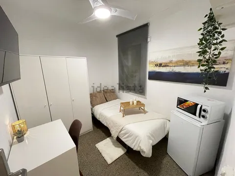Habitació de lloguer, Barcelona (3/5)