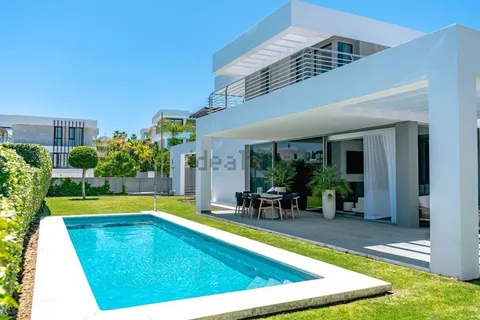 Maison 300 m² à Estepona