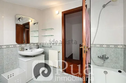 Pis de 77 m² a Oleiros