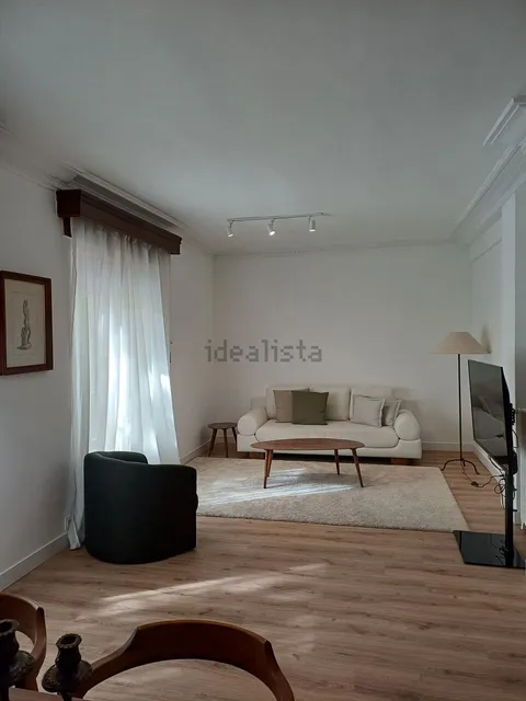 Flat 170 m² in Zaragoza (2/25)