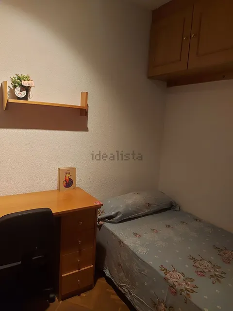 Кімната в оренду, Madrid