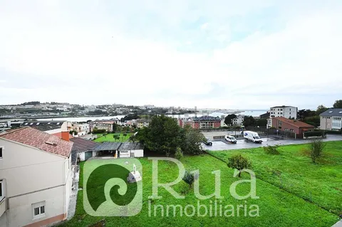 Pis de 77 m² a Oleiros