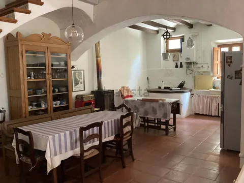 Room for rent, Teià